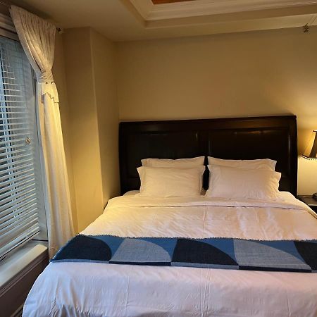 Lucky Suite, Two-Bedroom Suite With Independent Entrance In Richmond Close To Yvr Екстериор снимка